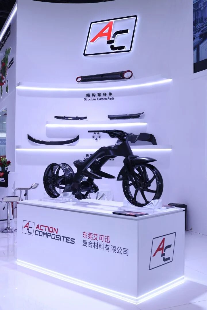 艾可迅的碳纤维摩托车展示多维应用场景